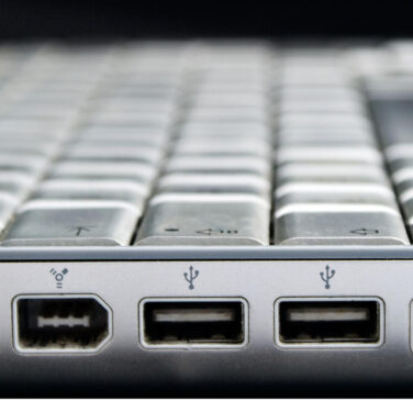 پورت های لپتاپ مقایسه Thunderbolt یا USB-C 3.1